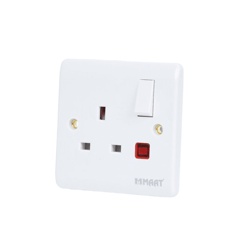 1 Gang Switched Socket With Neon Indicator Maat 9541