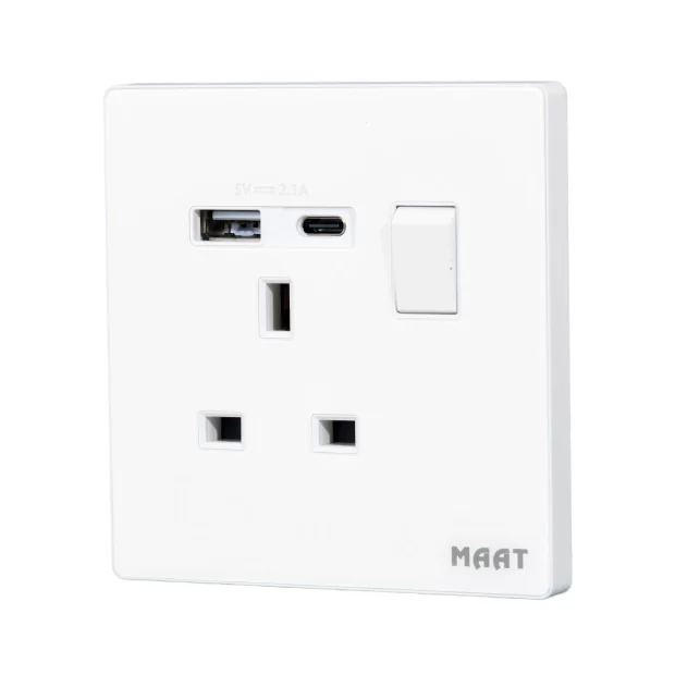 M8 Switched Socket with USB-A & Type C 1 Gang, featuring a 13A socket, USB-A and USB Type-C fast-charging ports, and a tempered glass finish.