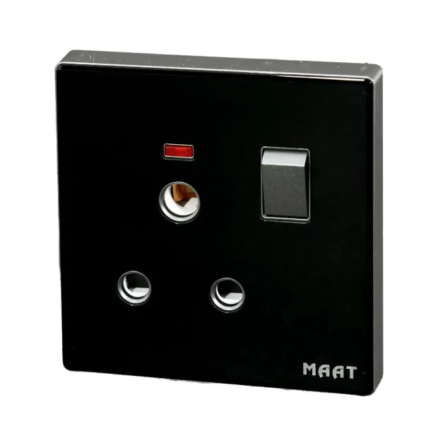 MAAT Pro M8 16A Switched Round Socket – Black Diamond Finish