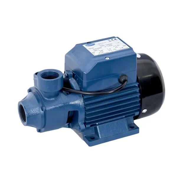 A blue MAAT Boss Water Pump with the model number MXKm60-1 visible on the front.